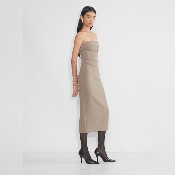 New Aritzia FigureKnit Eyecatcher Slim strapless double-layer crepe maxi dress - Picture 2 of 14